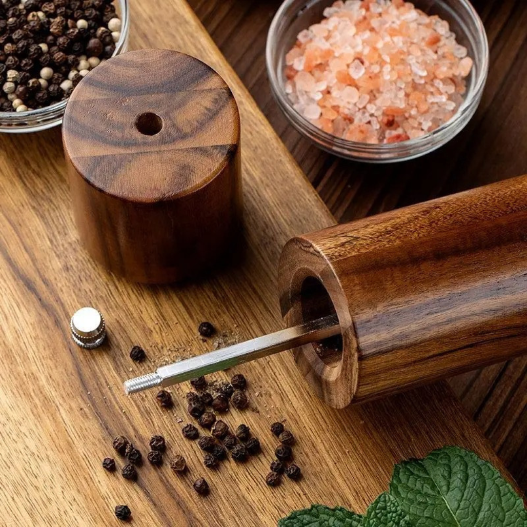 Stjärnholm Salt & Pepparkvarn i Valnöt